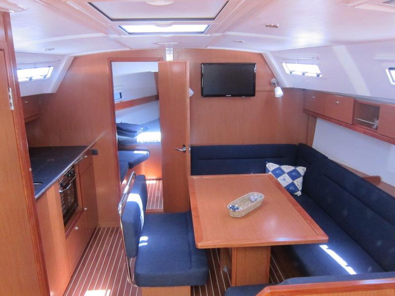 Book yachts online - sailboat - Bavaria Cruiser 40 - Turmeric - rent