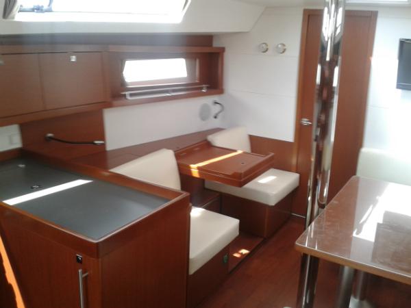 Book yachts online - sailboat - Oceanis 41 - Bolero (sails 2020) - rent