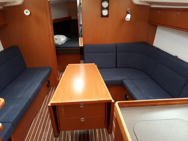 Book yachts online - sailboat - Bavaria Cruiser 37 - Flor de la Mer - rent
