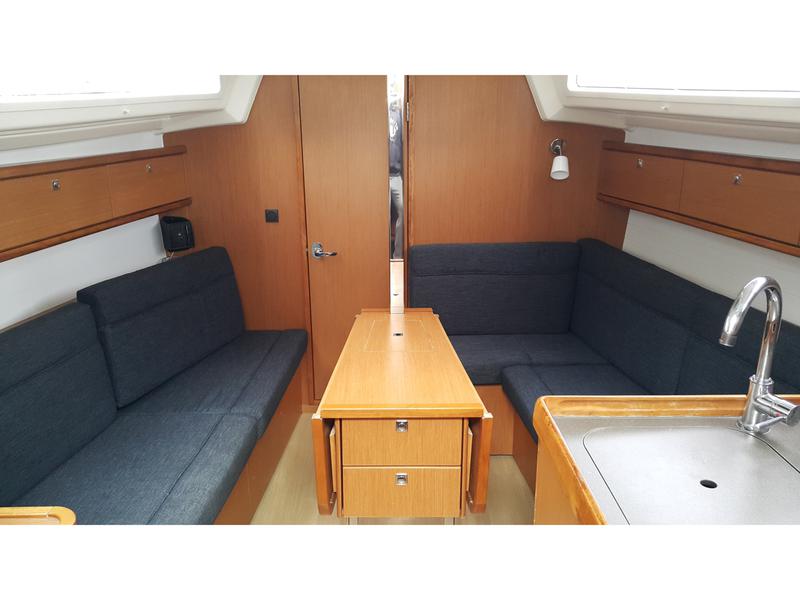 Book yachts online - sailboat - Bavaria Cruiser 33 - Giant - rent