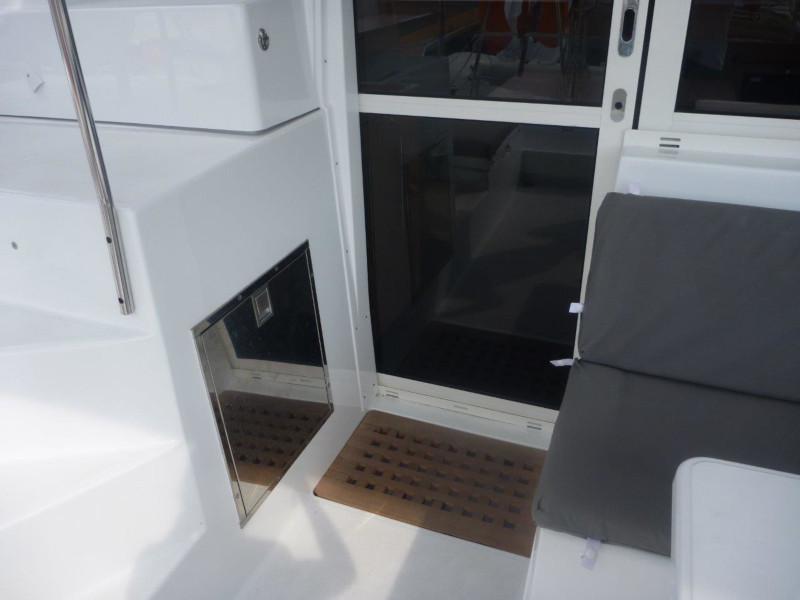 Book yachts online - catamaran - Lagoon 400 S2 (4+2 cab.) - Secret of Life - rent