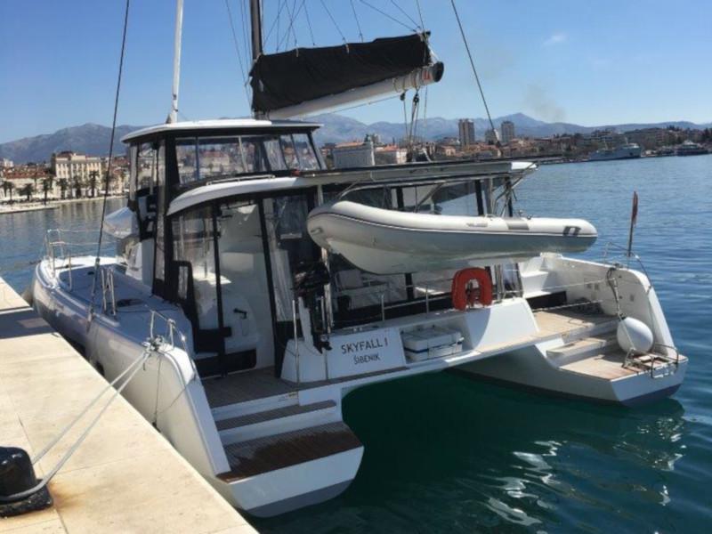 Book yachts online - catamaran - Lagoon 42 (3+2 cab.) - Skyfall - rent