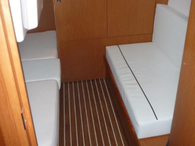 Book yachts online - motorboat - Bavaria 35 Sport HT - Lazy Day - rent