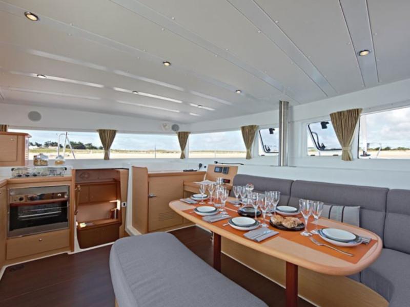 Book yachts online - catamaran - Lagoon 421 (4+1 cab.) - Patch Work - rent