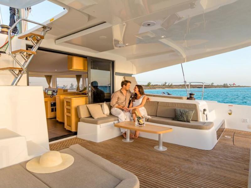 Book yachts online - catamaran - Lagoon 42 (3+2 cab.) - Nuria - rent