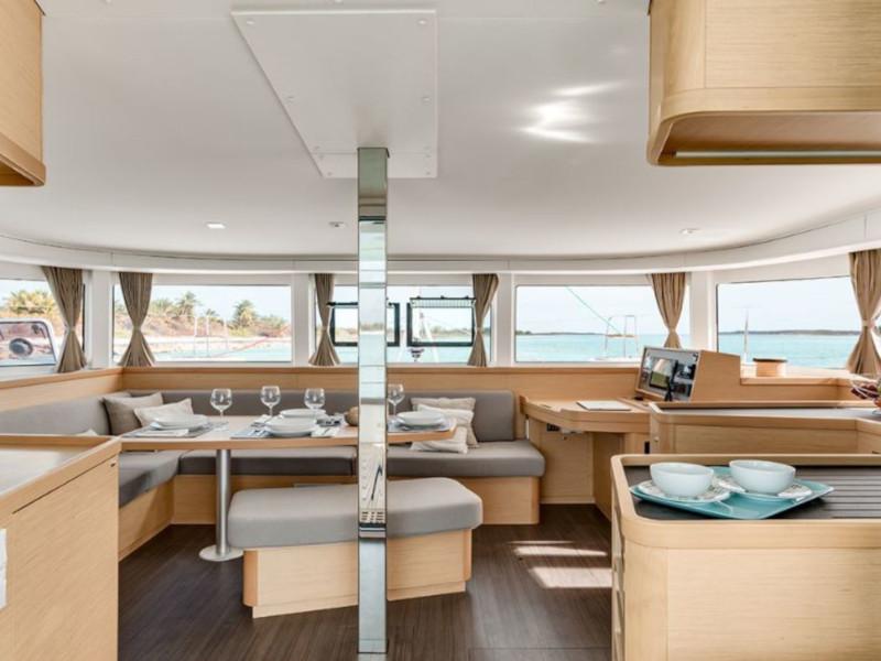 Book yachts online - catamaran - Lagoon 42 (3+2 cab.) - Nuria - rent