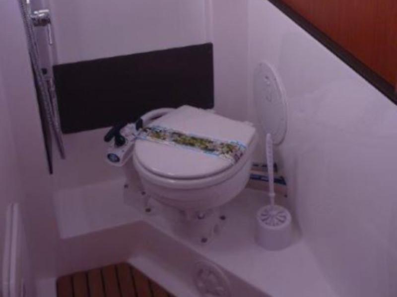 Book yachts online - sailboat - Bavaria 33 Cruiser - Cleopatra - rent