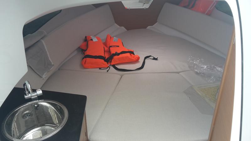 Book yachts online - motorboat - Jeanneau Cap Camarat 7.5 WA SERIE 2 - Cap Camarat 7.5 WA - rent
