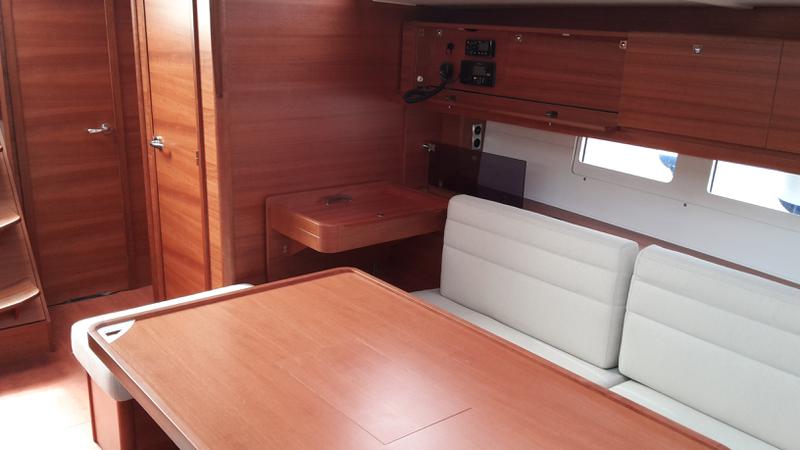 Book yachts online - sailboat - Dufour 460 Grand Large - Lunga - rent