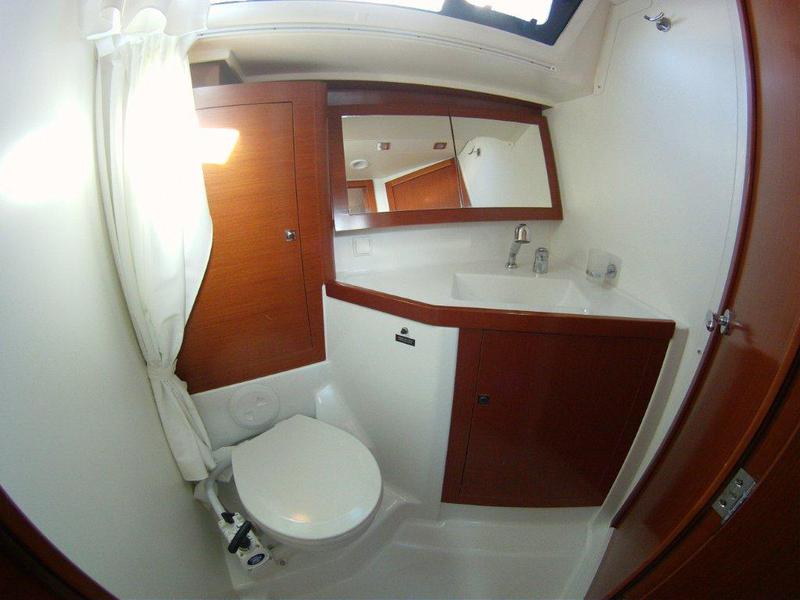Book yachts online - sailboat - Oceanis 45 - Cabernet - rent