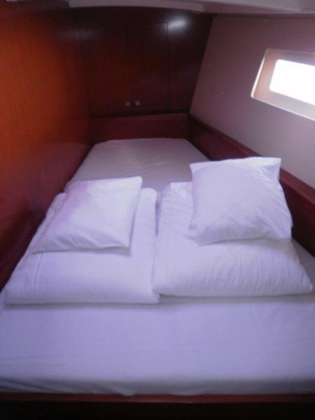 Book yachts online - sailboat - Oceanis 45 - Cabernet - rent