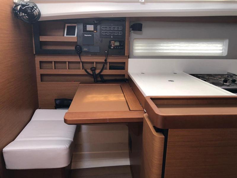 Book yachts online - sailboat - Sun Odyssey 440 - Sail Dance - rent