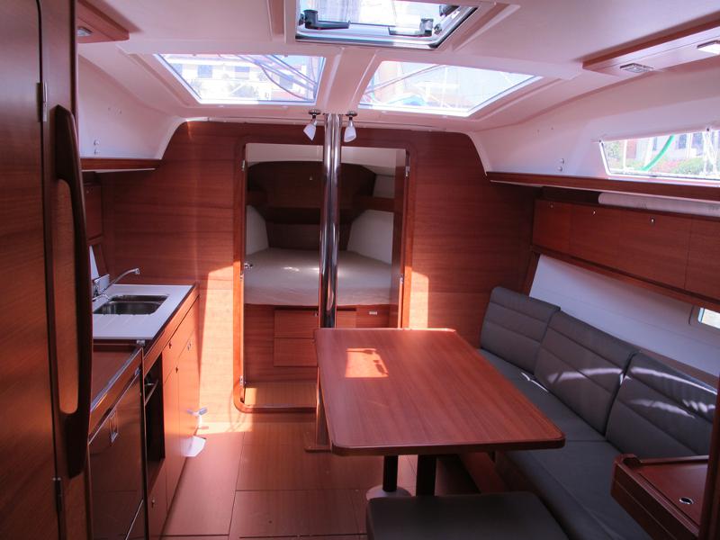 Book yachts online - sailboat - Dufour 382 GL - D 382 GL - rent