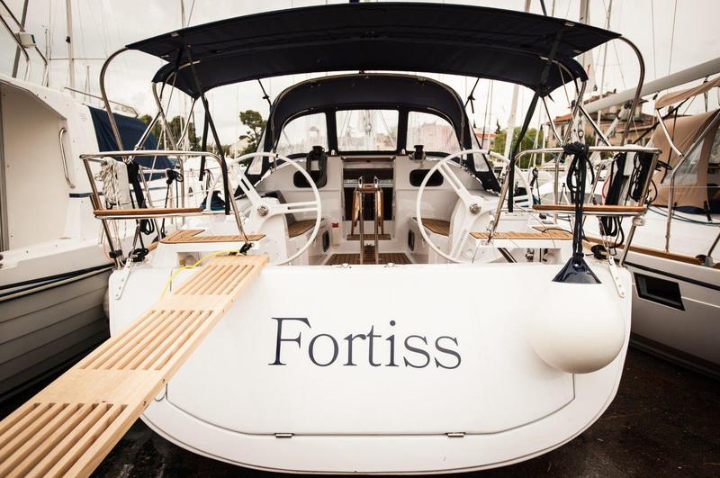 Book yachts online - sailboat - Elan Impression 40 - FORTISS with A/C - rent