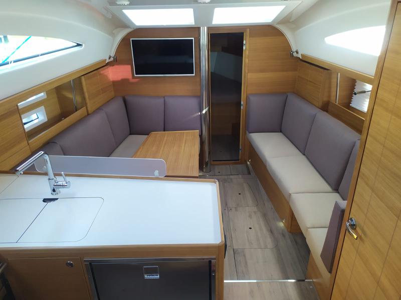 Book yachts online - sailboat - Elan Impression 40.1 - Baby Shark with A/C - rent