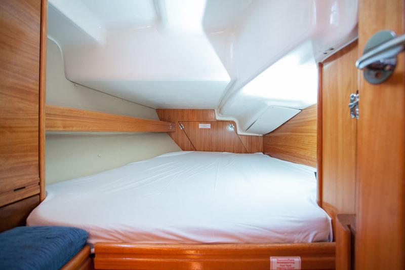 Book yachts online - sailboat - Bavaria 37 Cruiser - Mare - rent