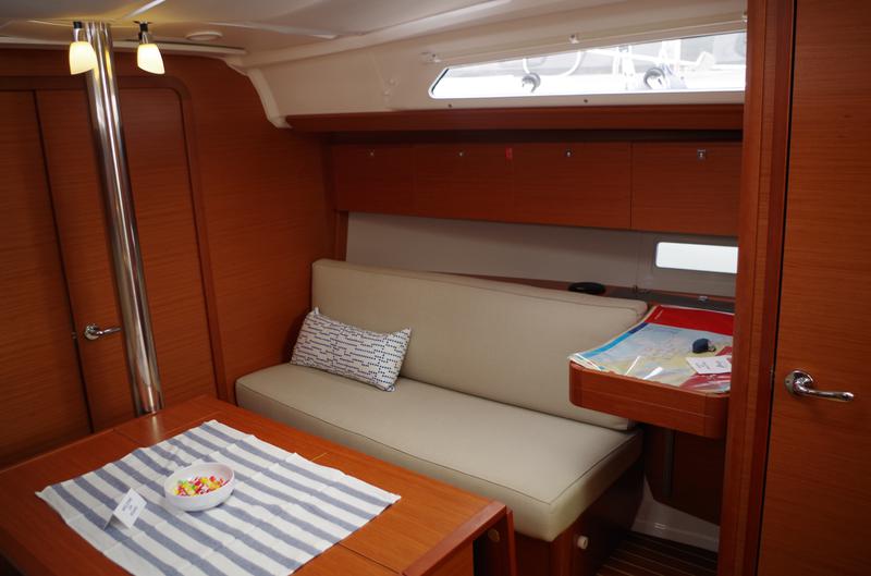 Book yachts online - sailboat - Dufour 360 GL - Anahata - rent