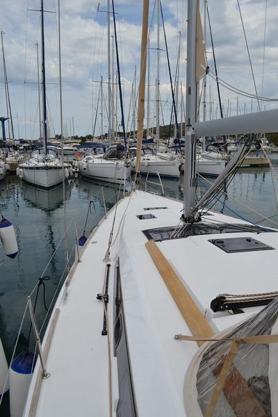Book yachts online - sailboat - Dufour 412 - Tango - rent