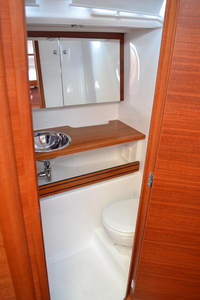 Book yachts online - sailboat - Dufour 412 - Tango - rent