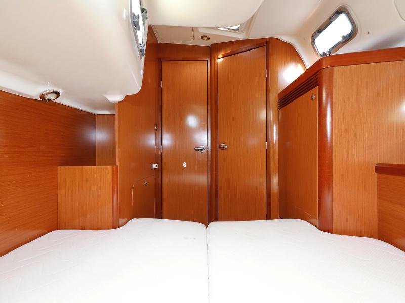 Book yachts online - sailboat - Oceanis 40 - Second Wind - rent