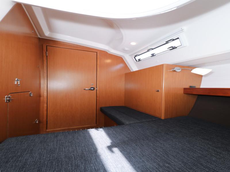 Book yachts online - sailboat - Bavaria Cruiser 37 - Hama - rent