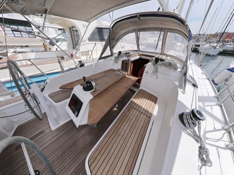 Book yachts online - sailboat - Bavaria Cruiser 37 - Hama - rent