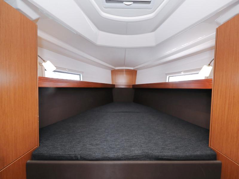 Book yachts online - sailboat - Bavaria Cruiser 37 - Hama - rent