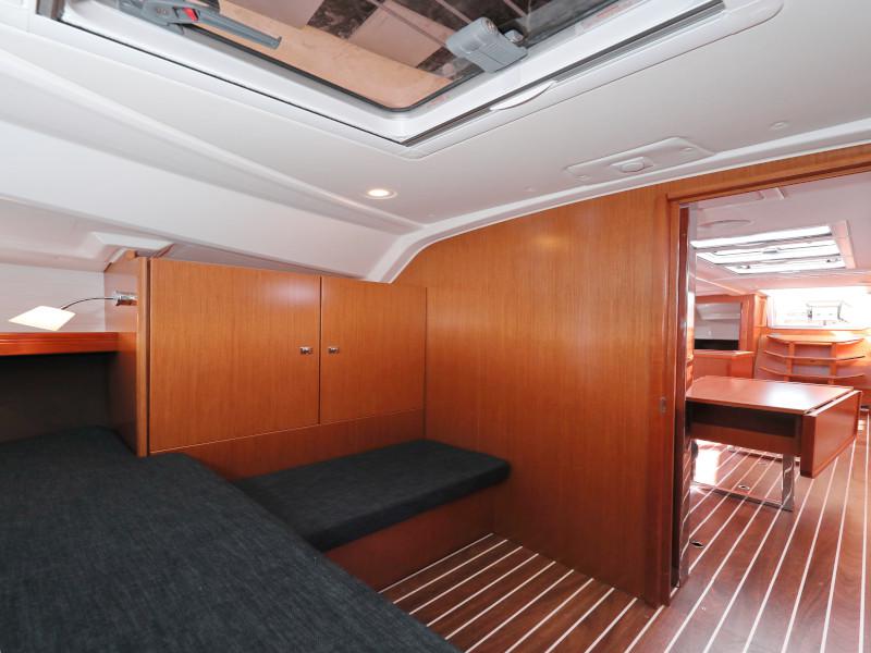 Book yachts online - sailboat - Bavaria Cruiser 37 - Hama - rent