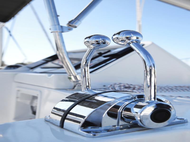 Book yachts online - catamaran - Lagoon 450  Flybridge - LLYN - rent