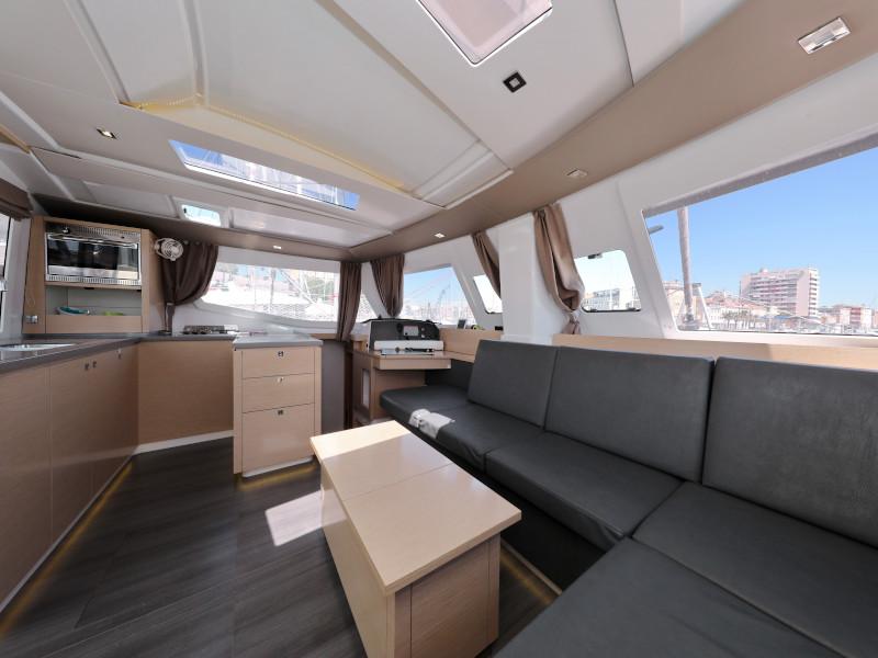 Book yachts online - catamaran - Helia 44 - Jeredam - rent