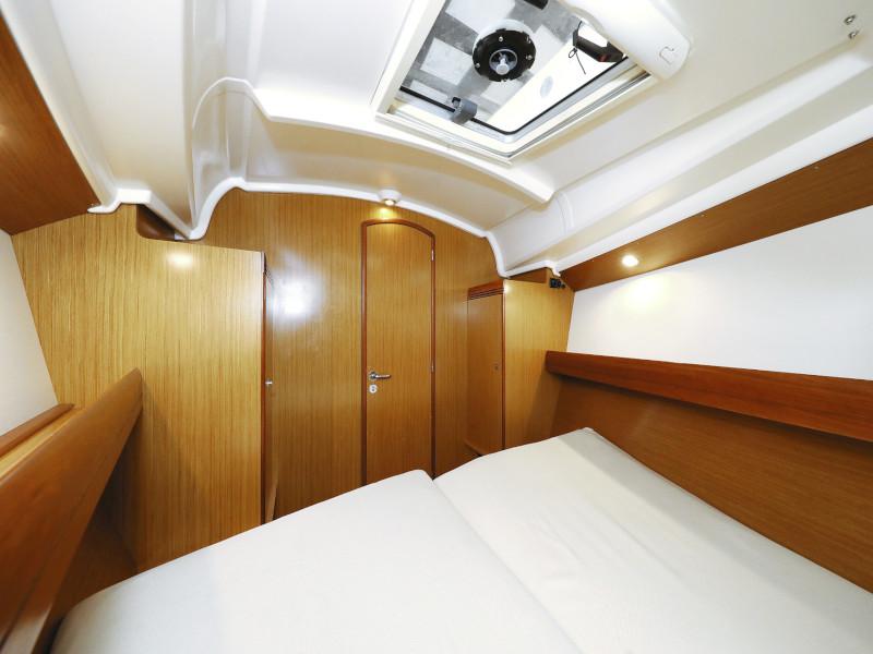 Book yachts online - sailboat - Sun Odyssey 39i - Lucija - rent
