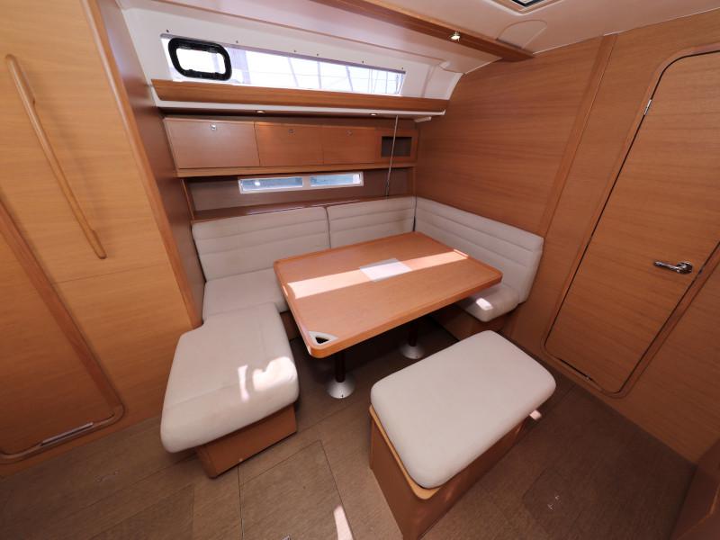 Book yachts online - sailboat - Dufour 450 GL - Tibitoo - rent