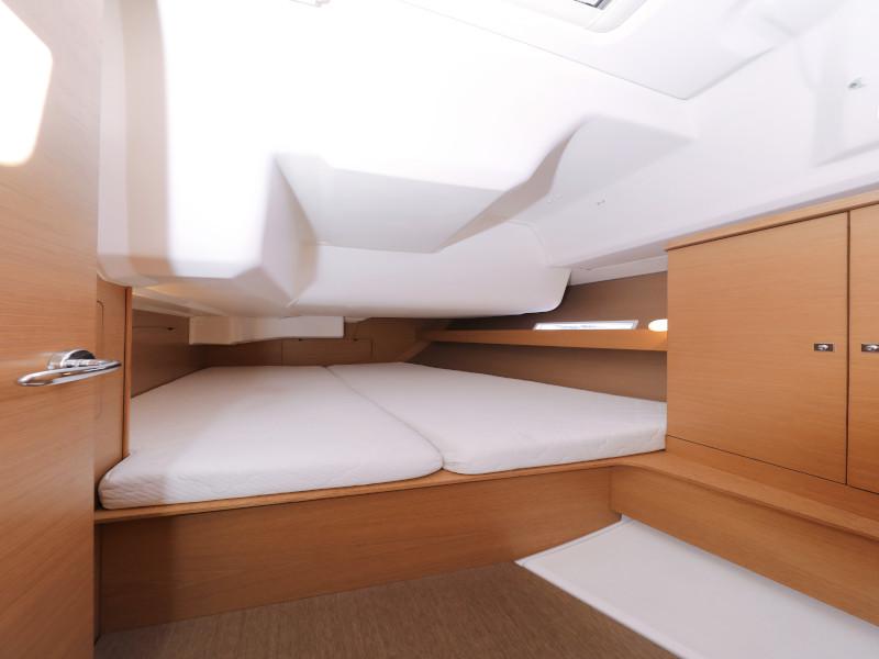 Book yachts online - sailboat - Dufour 450 GL - Tibitoo - rent