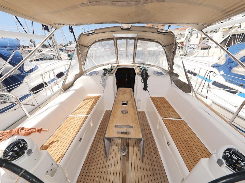 Book yachts online - sailboat - Dufour 380 - Le Pacha - rent