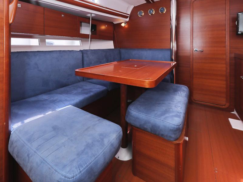 Book yachts online - sailboat - Dufour 380 - Le Pacha - rent