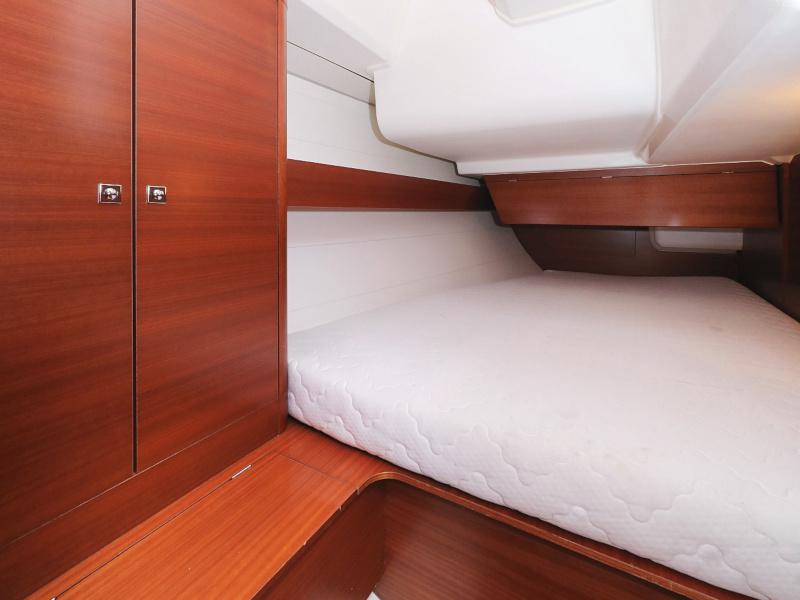 Book yachts online - sailboat - Dufour 380 - Le Pacha - rent
