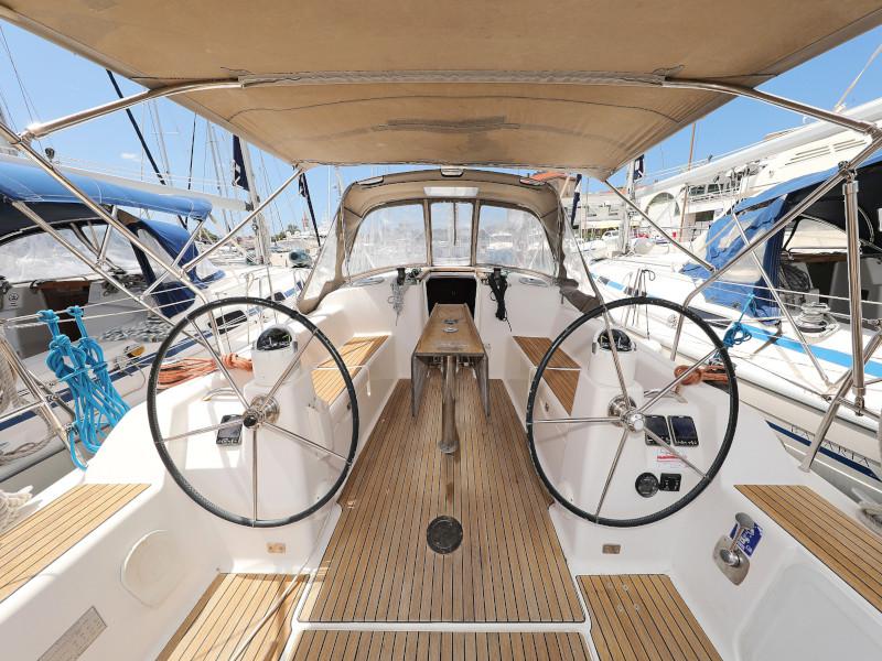 Book yachts online - sailboat - Dufour 380 - Le Pacha - rent