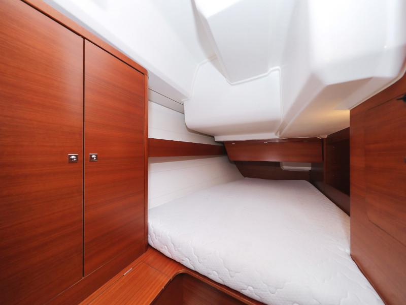 Book yachts online - sailboat - Dufour 380 - Le Pacha - rent