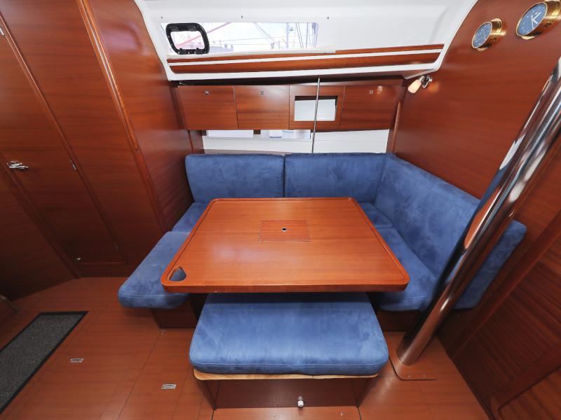 Book yachts online - sailboat - Dufour 380 - Le Pacha - rent