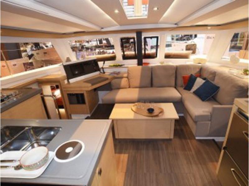 Book yachts online - catamaran - Lucia 40 - Lipara - rent