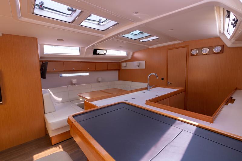 Book yachts online - sailboat - Bavaria Cruiser 56 - Miles - rent