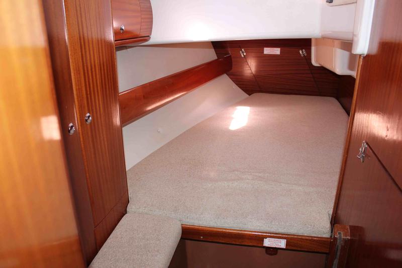 Book yachts online - sailboat - Bavaria 36 - Antiope (refit 2017) - rent