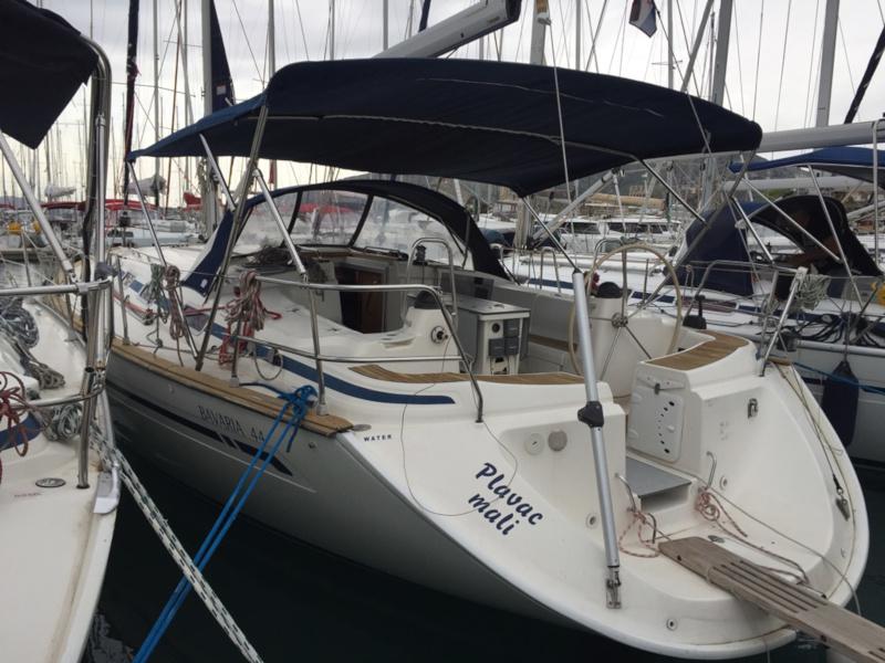 Book yachts online - sailboat - Bavaria 44 - Plavac mali - rent