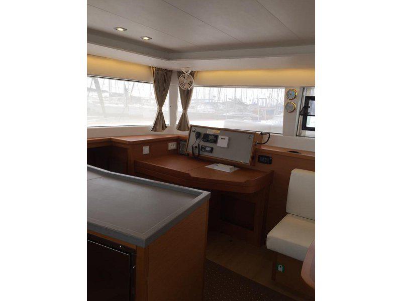 Book yachts online - catamaran - Lagoon 450 F - Equinox - rent