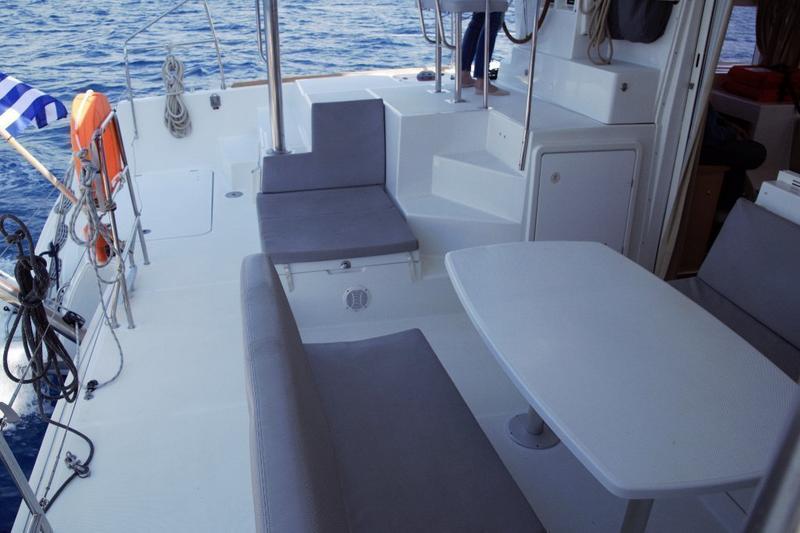 Book yachts online - catamaran - Lagoon 400 - Tramontana - rent