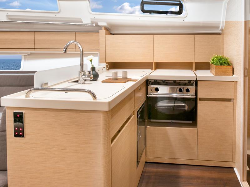 Book yachts online - sailboat - Hanse 418 - Piranha - rent