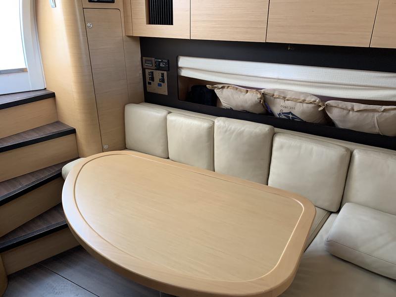 Book yachts online - motorboat - Beneteau Monte Carlo 37 ΗΤ - Hermes (Skippered) - rent