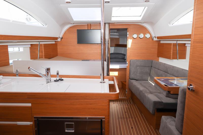 Book yachts online - sailboat - Elan 40 Impression - Black Jack - rent