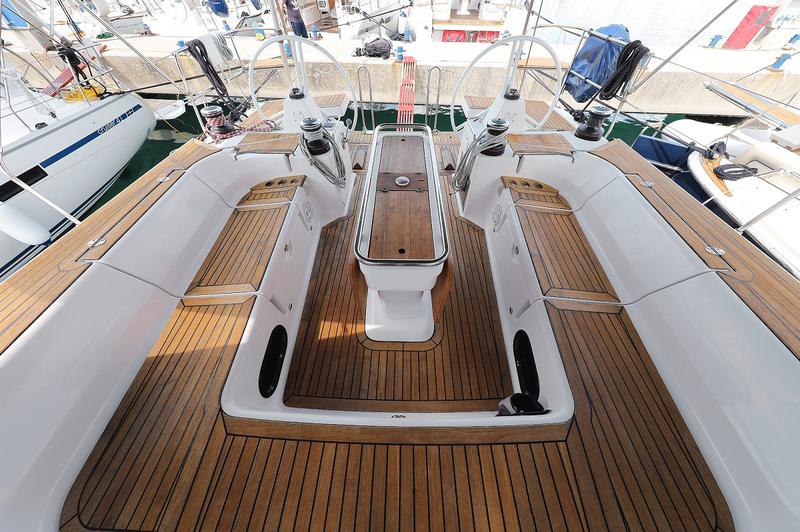 Book yachts online - sailboat - Elan 494 Impression - Luna VI  - rent