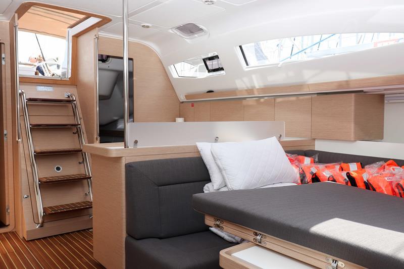 Book yachts online - sailboat - Elan 45 Impression - Casino Royale I - rent